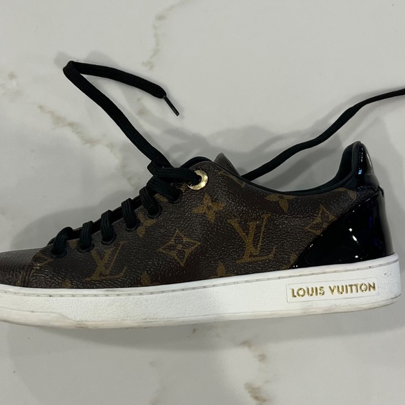 LV front row sneaker - Picture 14 of 14